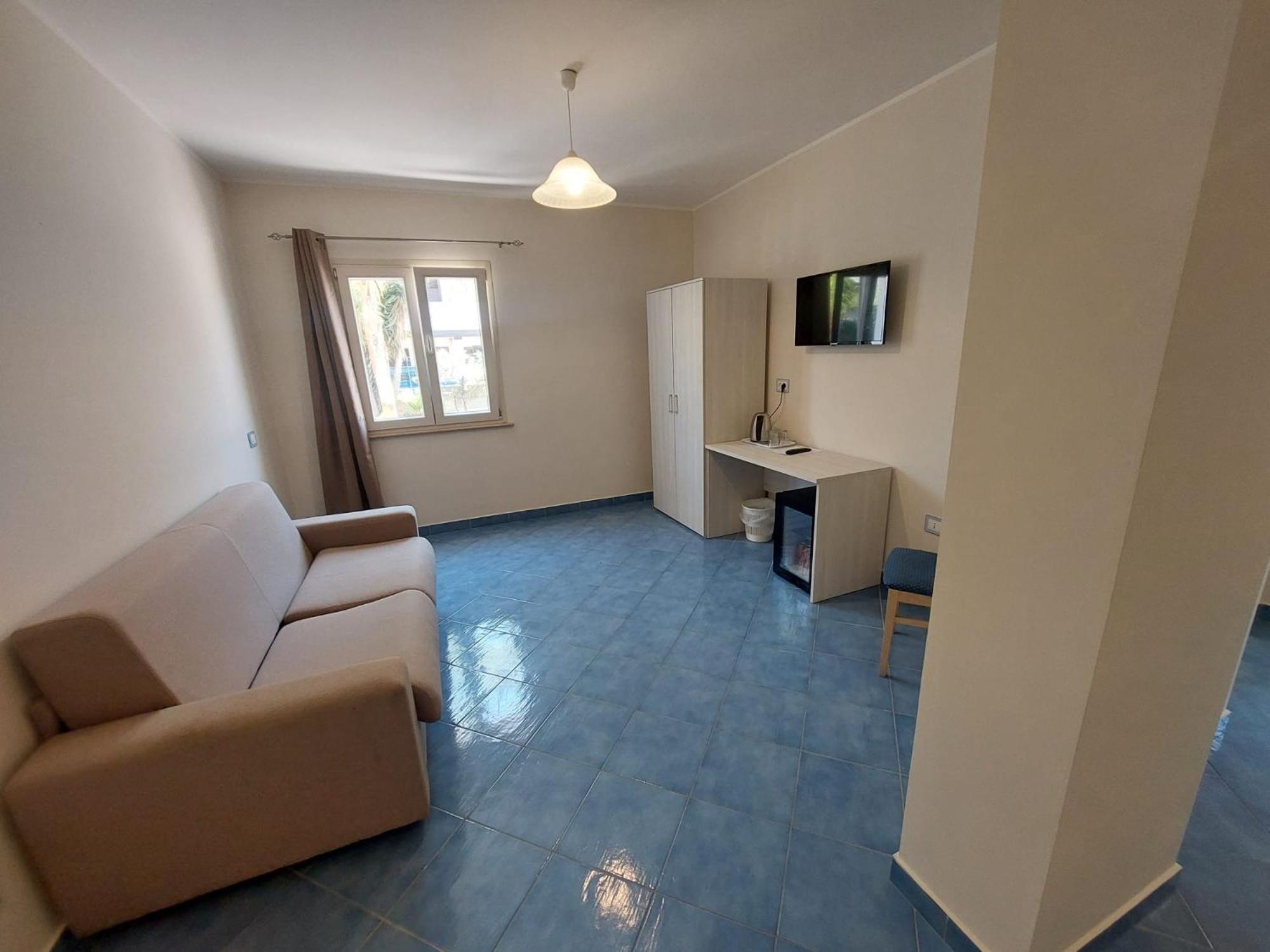 Blue Marine - Free Parking Guest house *